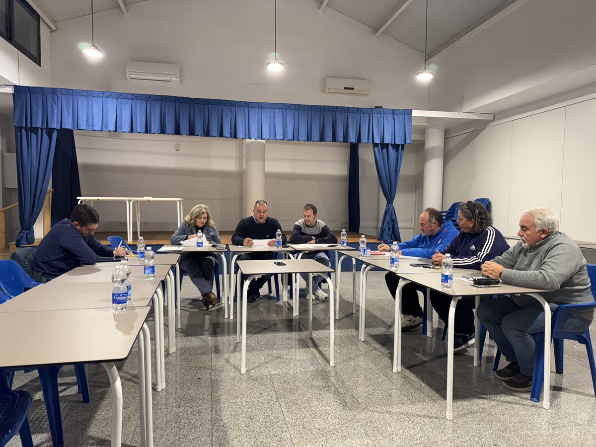 Chiru_Cartagena's tweet photo. 📑 Pleno Ordinario Junta Vecinal de #Alumbres
👉🏽 Ha sido aprobado la moción de @MCCartagena_ct para:
✅ Convenio de colaboración con las Empresas del Valle de #Escombreras, para la construcción de un parque en energías renovables en de #Alumbres 🔌⚡️
#BarriosYDiputaciones 🏘️ https://t.co/IiXK3qFahv
