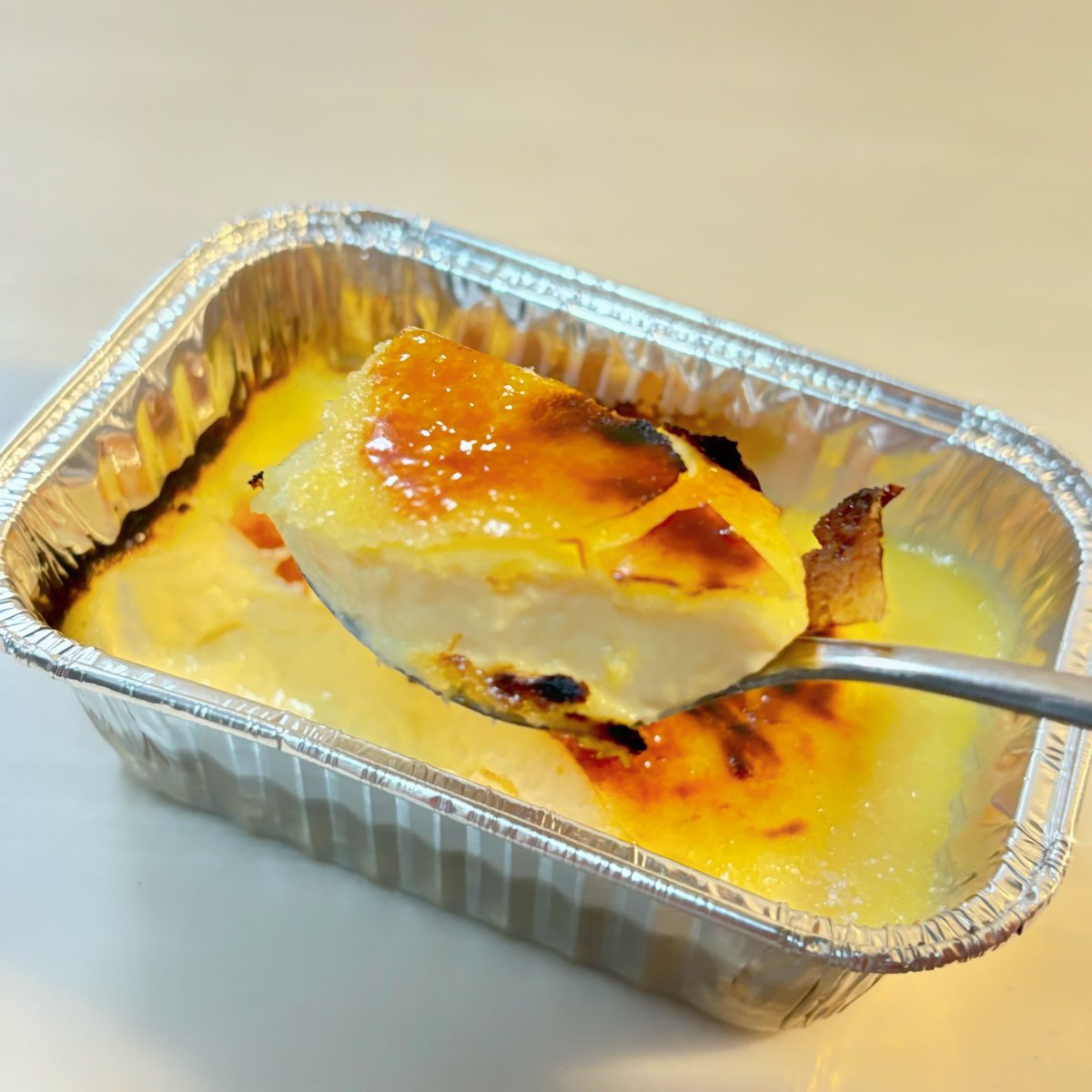 piyopiyobiyou's tweet photo. この方のクレームブリュレのレシピ、数年前に見つけて作ってみたら初めてでも美味しくできてそれ以降何回か作ってるんだけど毎回失敗知らずでできるし本当に感動するほどおいしくできるので気になる人は作ってみてほしい https://t.co/GgT0hClmfg