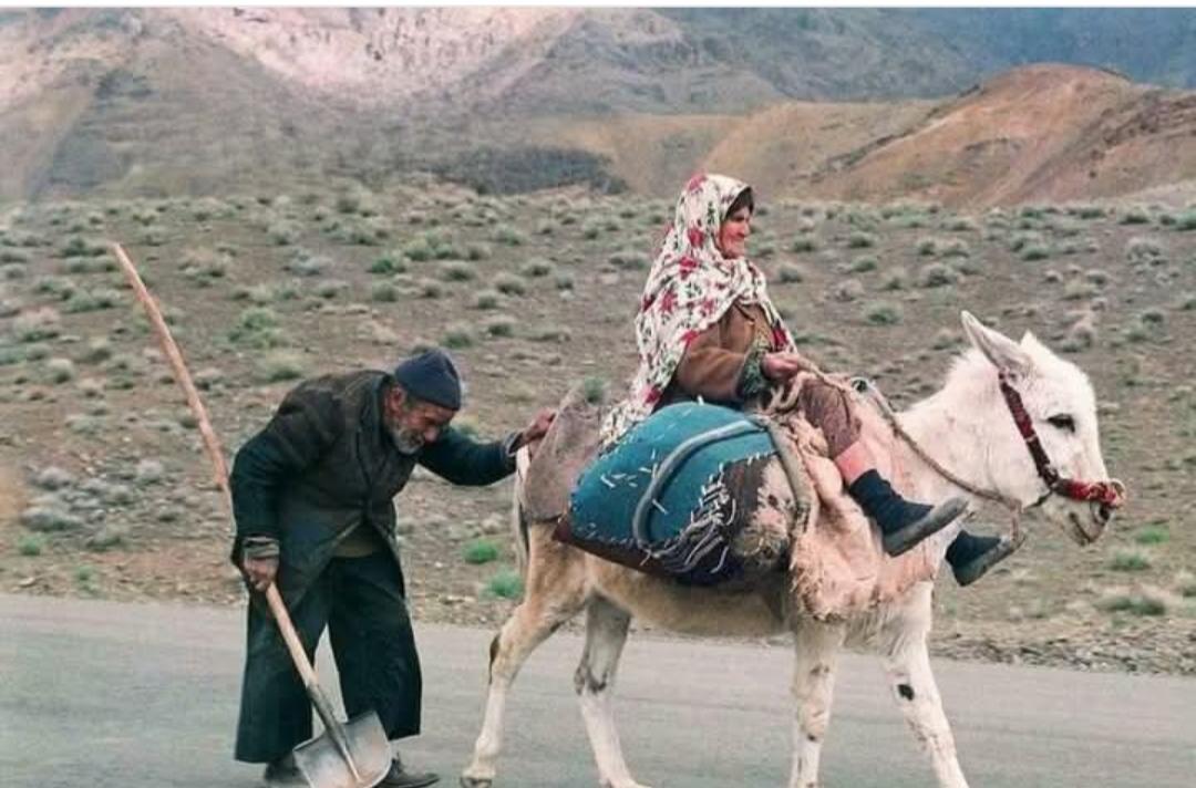 لا اظن أنه قرأ يوما عن حقوق المرأه ولاكن الرجوله فطره