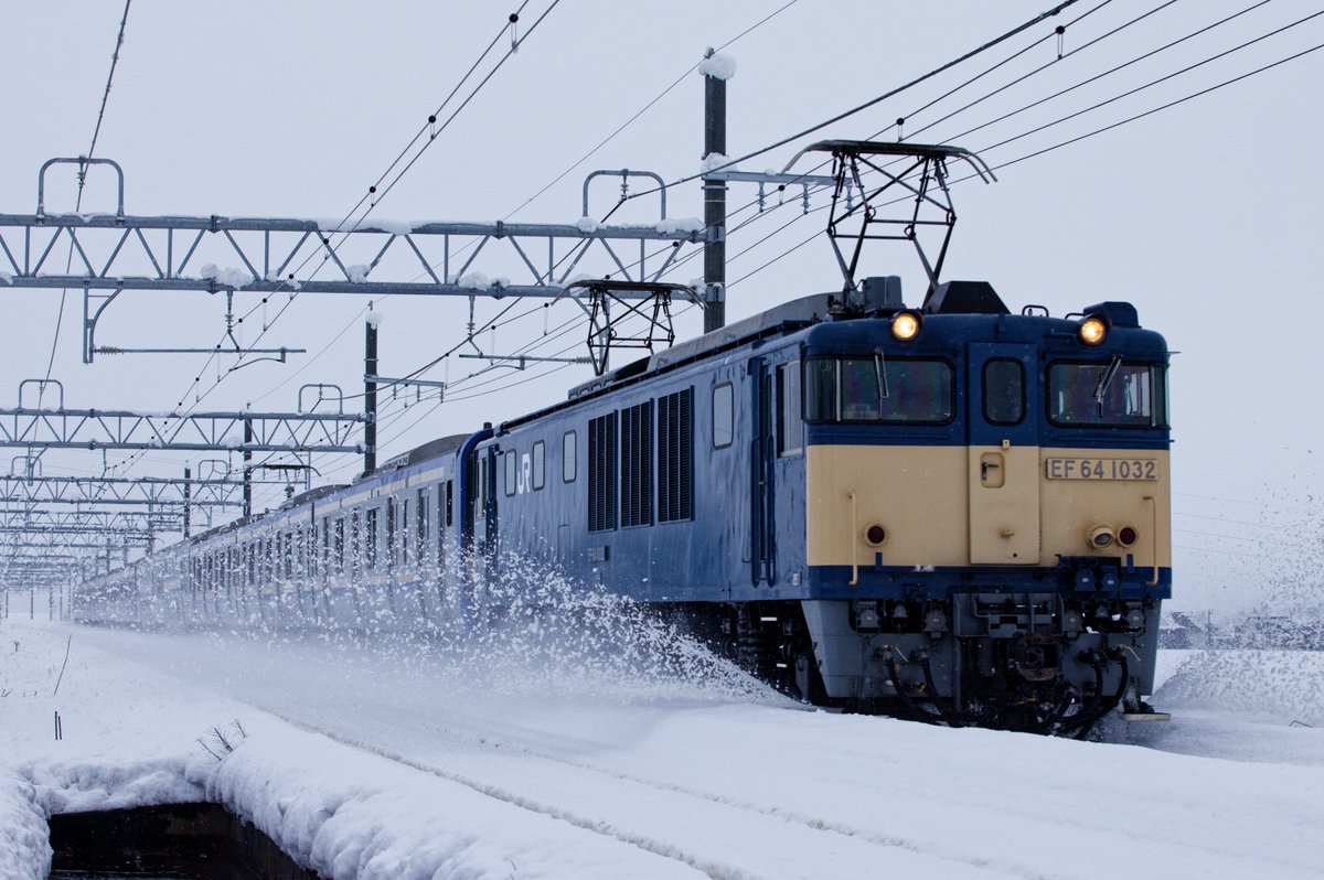 12/24

EF64-1032 + E235系1000番台 F-46
配9728レ 新津出場配給

2088の続行10分で来たニイハイ。
なかなか日にちが合わず撮れませんでしたが新潟生活最終週で今年最後のニイハイが撮れて満足です。

基本編成も残り3本なので悔いなく。