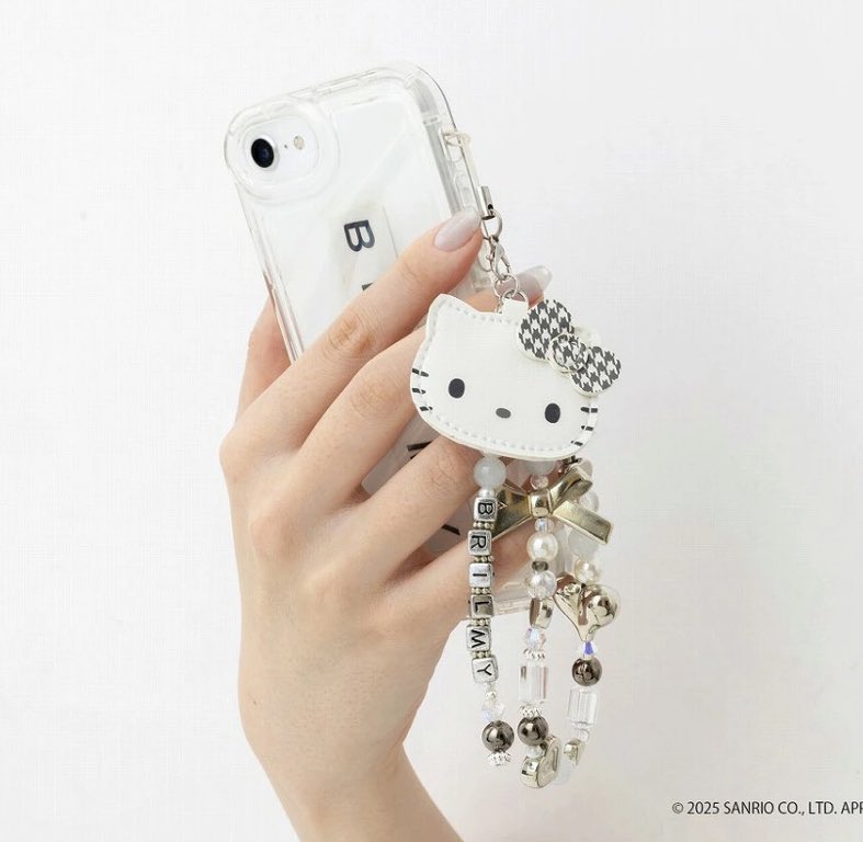 次の付録だけど.. スマホやポーチに付ければ いつでもササッとお直しが