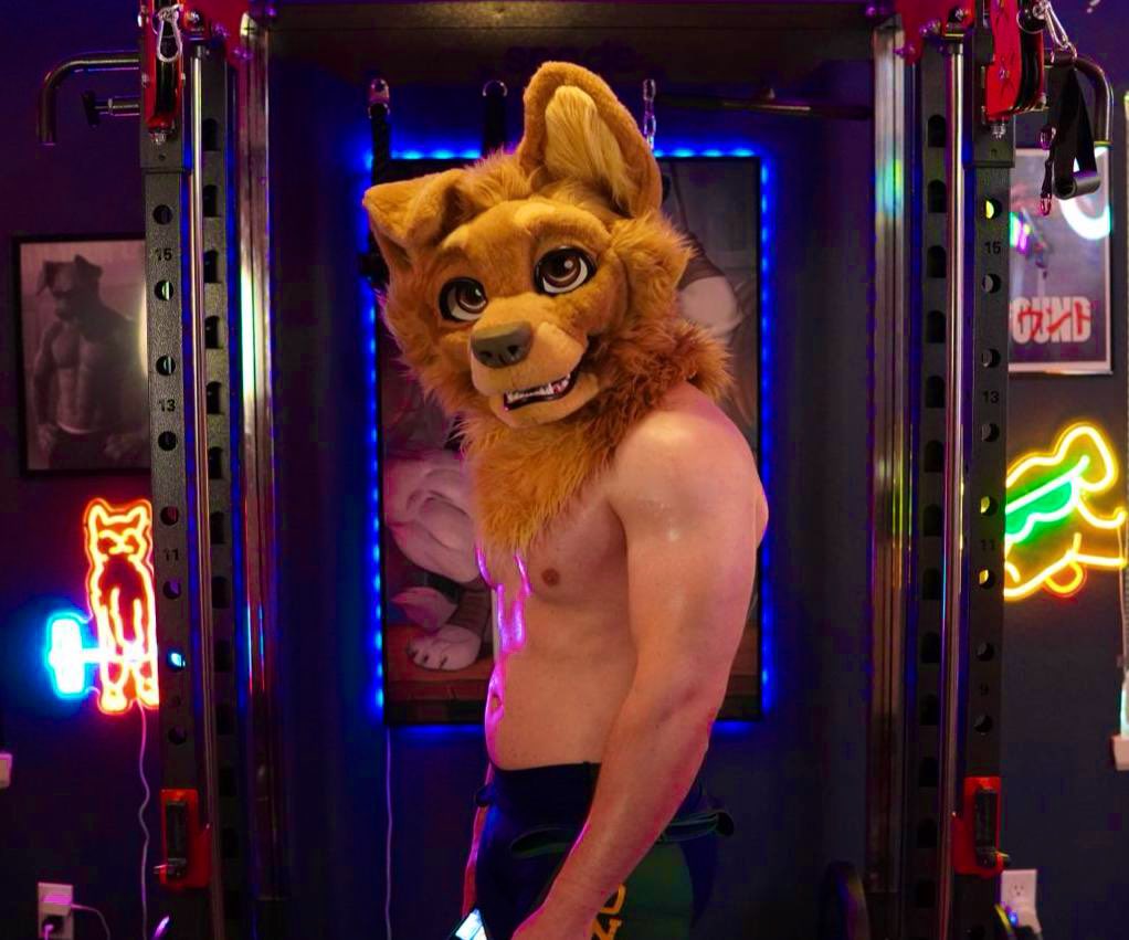 Found one of my old wrestling singlets.