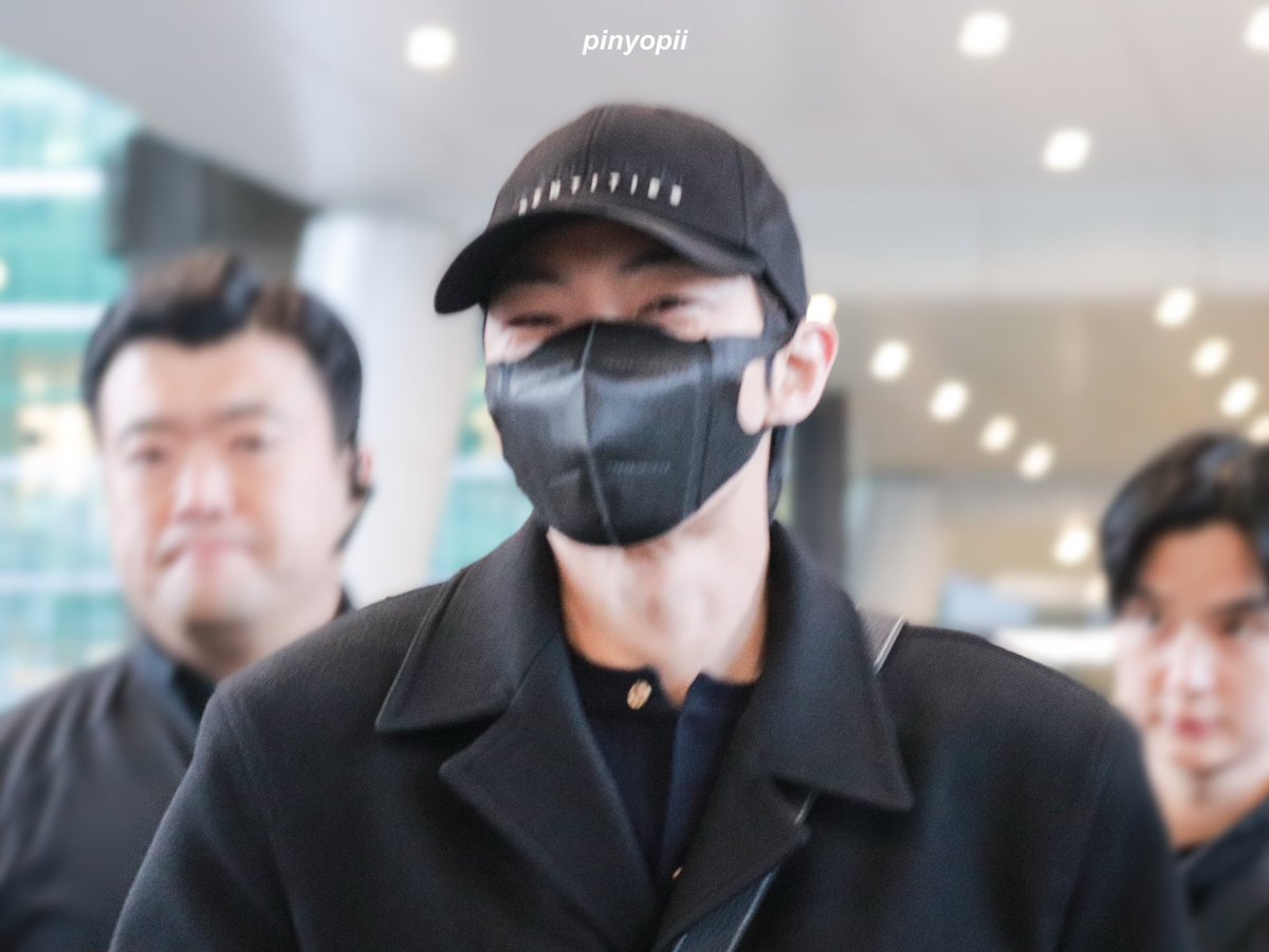 pinyopii's tweet photo. 241224 인천공항 입국

하나 하나 선물 다 챙겨준 인엽이 🥺
눈웃음 너무 이뻐🖤 #황인엽 #HwangInYoup https://t.co/8tHQea8QMq
