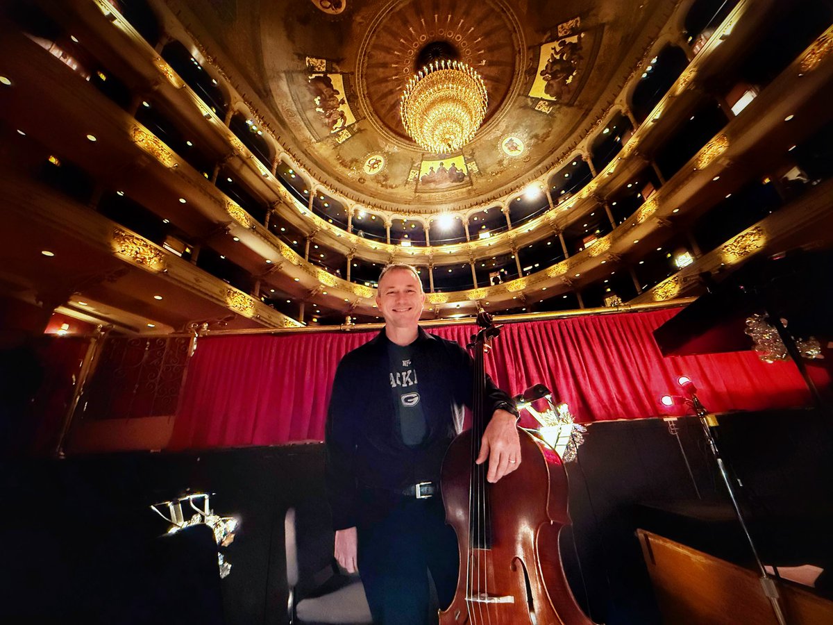 Go Pack Go from the Academy of Music in Philadelphia. #carrytheg <a href="/cheeseheadtv/">CheeseheadTV 🧀</a> <a href="/AaronNagler/">Aaron Nagler</a> <a href="/coreybehnke/">Corey Behnke</a>
