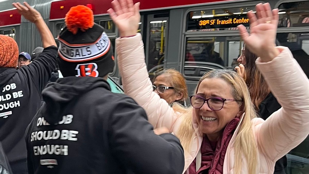 UniteHereL2's tweet image. BREAKING: 

WE DID IT! ✨

After more than three months on strike, Hilton hotel workers have won a new contract. Ratification vote tomorrow.