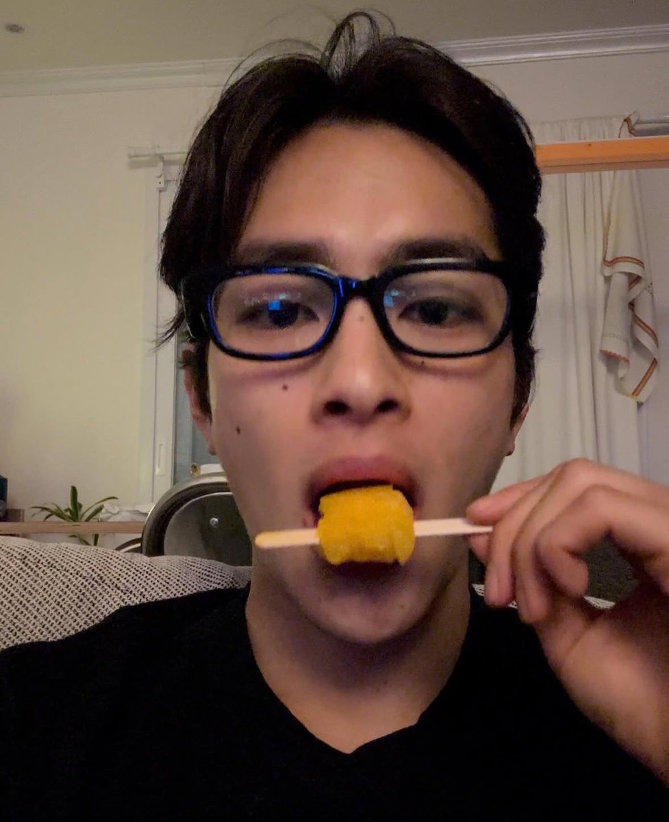 ———   

                                    🤍
Monday night.