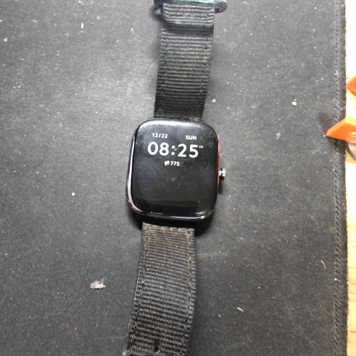 AndresRvRs's tweet photo. Hi! @AmazfitGlobal this just happened to my gts2 mini I've had it like for 3 years, is it fixable? The screen still works https://t.co/OK9JhUcmW5