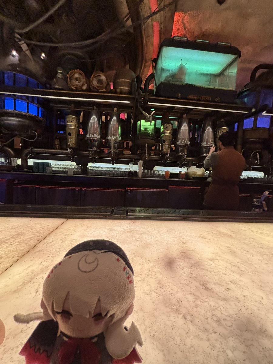 lynat2500's tweet photo. #Phantomos #ReimuEndou  disneyland ^_^ https://t.co/471ytaWWqY