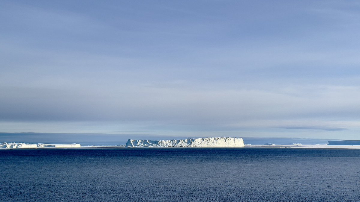 InalterableDaZe's tweet image. In Antarctica now and on Starlink and it works like a charm ⚡️@elonmusk