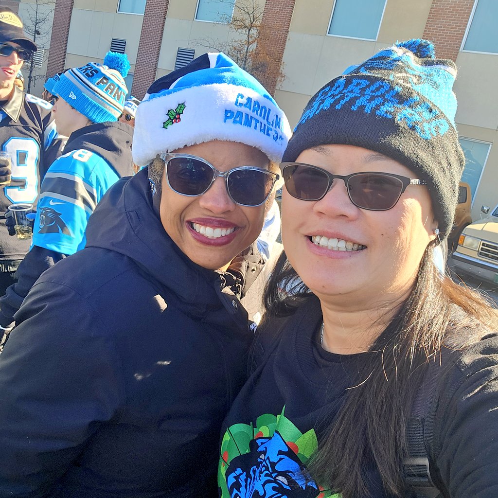 lyto73's tweet image. It was great to be out with @carolinablasian for his #BirthdayGame and to see my friends. Thanks everyone who watched out for me while I have to use a walker to get around.  It was even better that we saw a @Panthers Win! #KeepPounding 
@MadCattah @SweetCheeks9296 @RoaringRiotZ