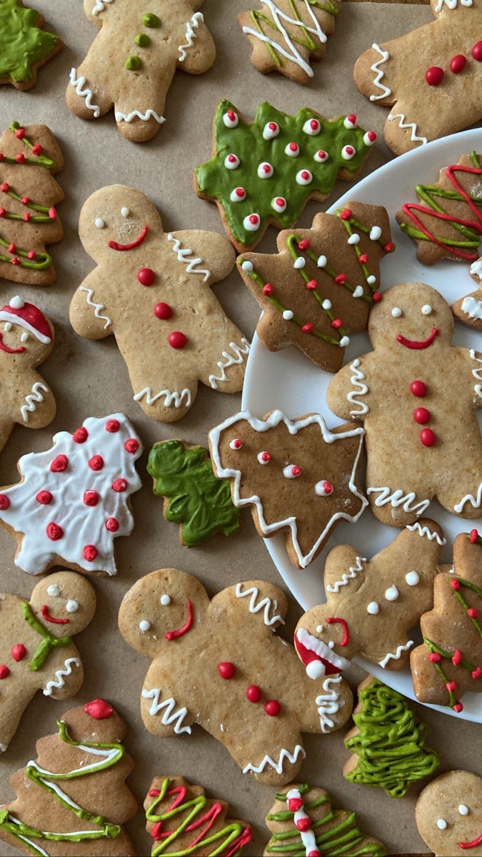 AcademiaDreams's tweet photo. gingerbread cookies 🍬 https://t.co/DK9b5HBN7U