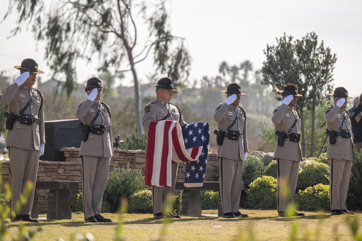 CBPAMO's tweet photo. Today we said goodbye to Air Interdiction Agent Jeffrey Kanas. Jeff was a man of integrity, selflessness, and unwavering loyalty to his family and friends. On behalf of a grateful nation, you will never be forgotten Jeff. 
End of Watch: December 16, 2024 
#LODD https://t.co/EeOFudWNdE