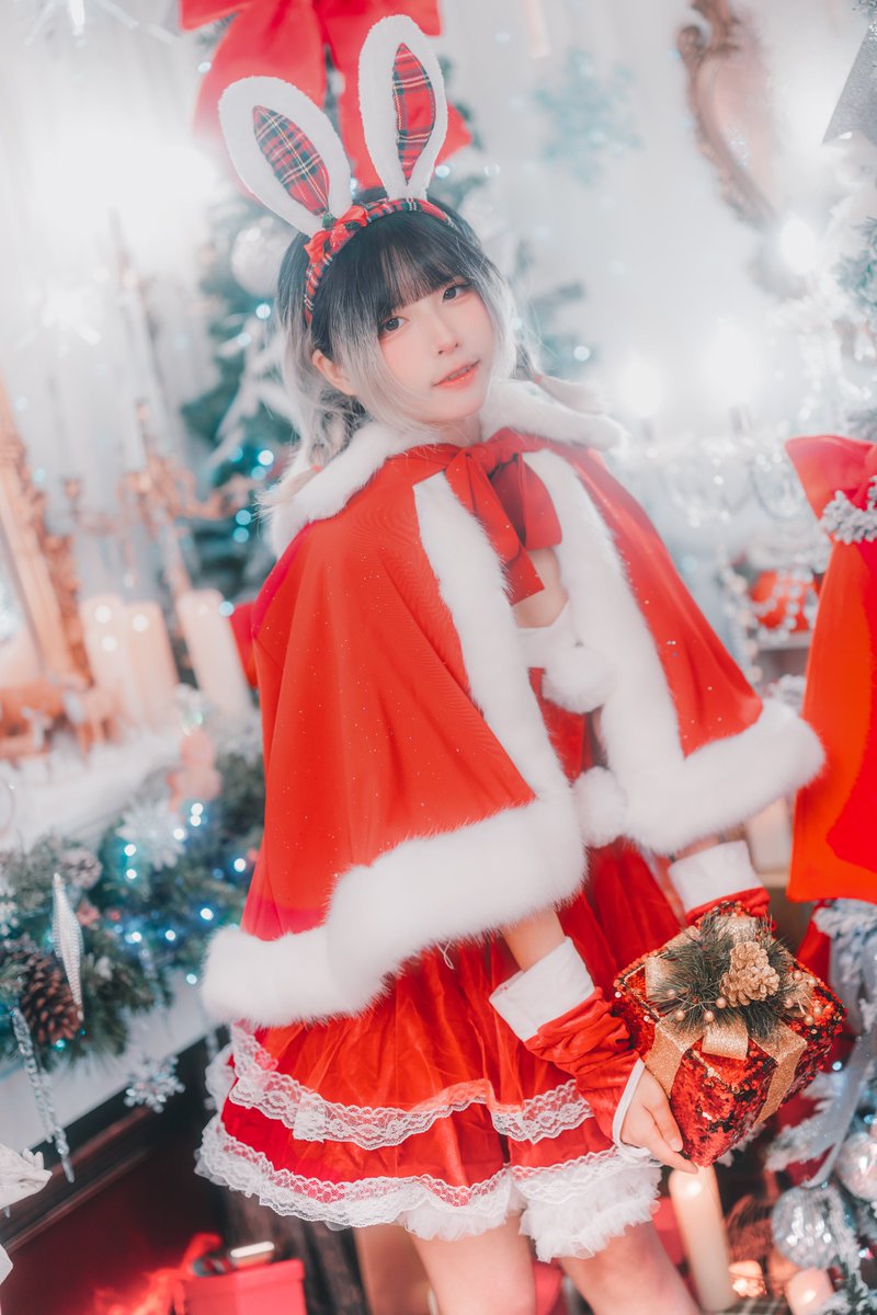 Merry Christmas!

Studio. Avalon Studio
M. Myang