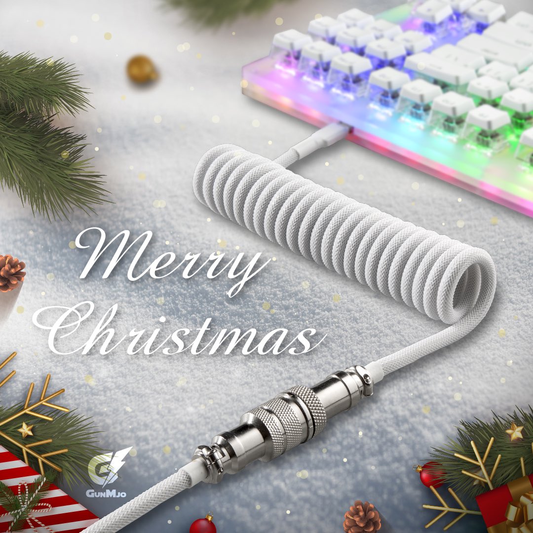 🎄🎅✨Christmas carols are playing, but the game doesn’t stop! 🎶 🔔❄️🎁
🔗a.co/d/d8HXwBK
🏷️
#gunmjo #gunmjopro #keyboardcable #keyboardcables #Christmas
#coiled cable #coiled cables #computer setup #gaming setup#gaming #gaming life   #classic coiled cable
