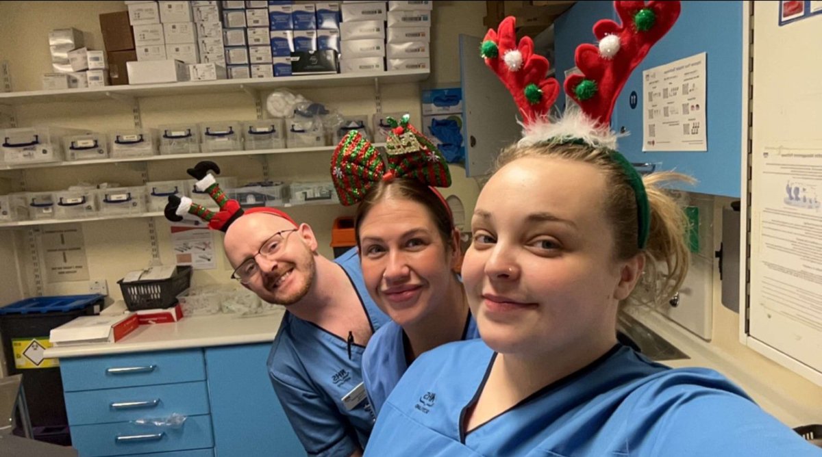GormanCochrane's tweet photo. Working with the best team @204Rie on the run up to Christmas. Keep yourself and others safe @RIE_Lothian https://t.co/HANsnHyC7D
