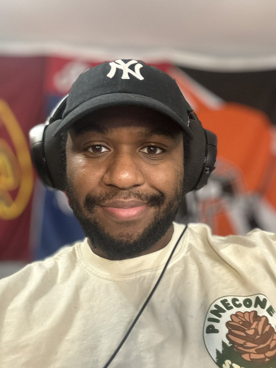 Happy Monday!! I’m live now trying out Balatro!!! 😃 Twitch.tv/dprince216