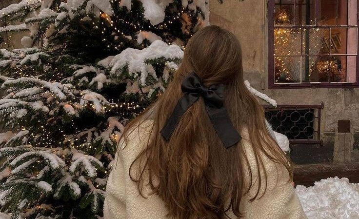 AcademiaDreams's tweet photo. dark academia Christmas 🎁 https://t.co/9vNkHI0cOf