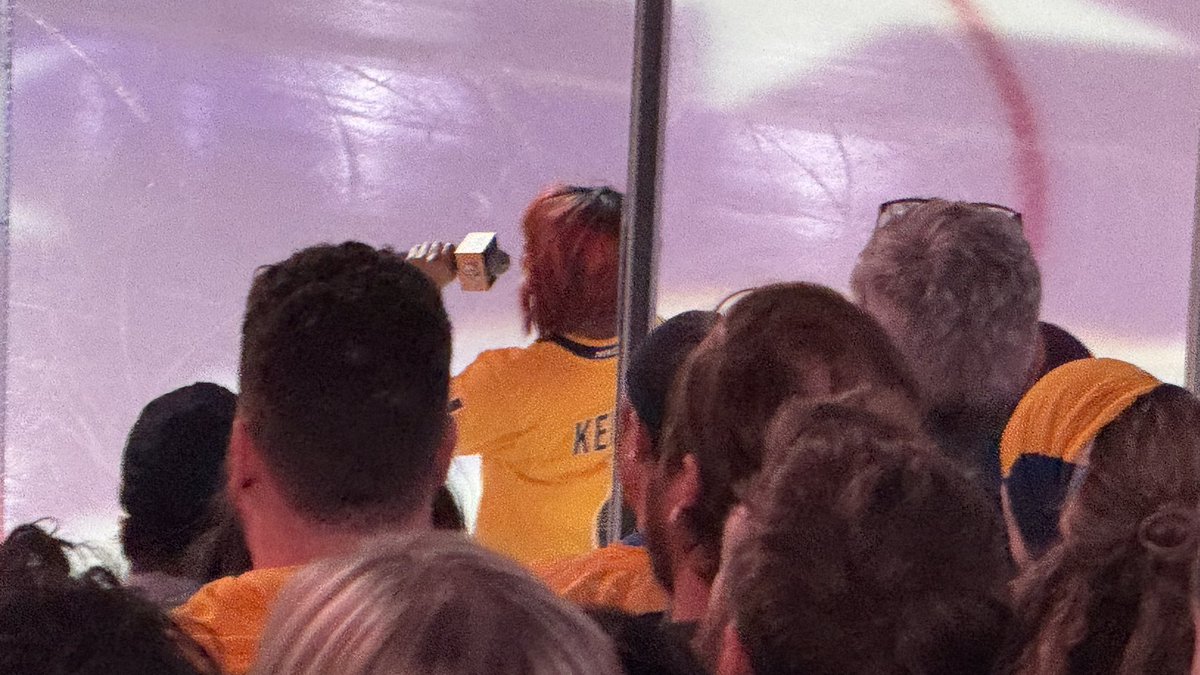 The amazing lady of Nashville <a href="/keesharainey/">Keesha Rainey</a> bringing it big time for the anthem at <a href="/PredsNHL/">Nashville Predators</a> tonight! Hope to see you back at <a href="/vucommodores/">Vanderbilt Athletics</a> soon! 🇺🇸