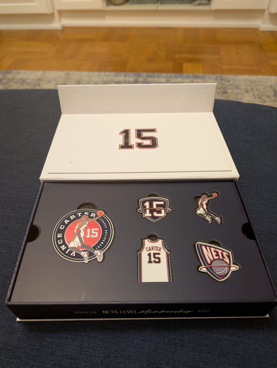 JohnBrooknets's tweet photo. Happy holidays #NetsWorld 🎉 @BrooklynNets came through with this sweet @mrvincecarter15 gift for season tix holders 🙏 Nicely done Nets ✊ https://t.co/Zf90tTLzhm