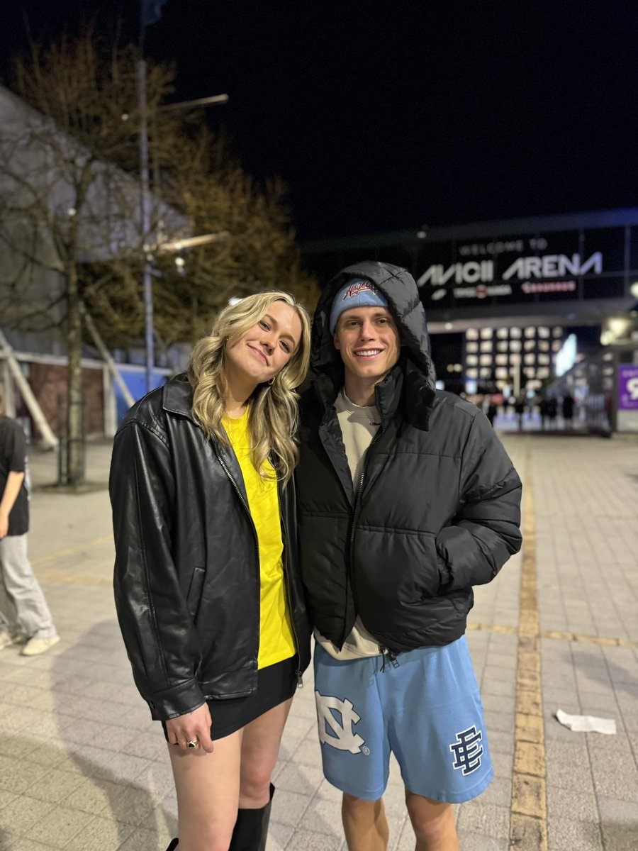 my two favorite people of course 🧍‍♀️