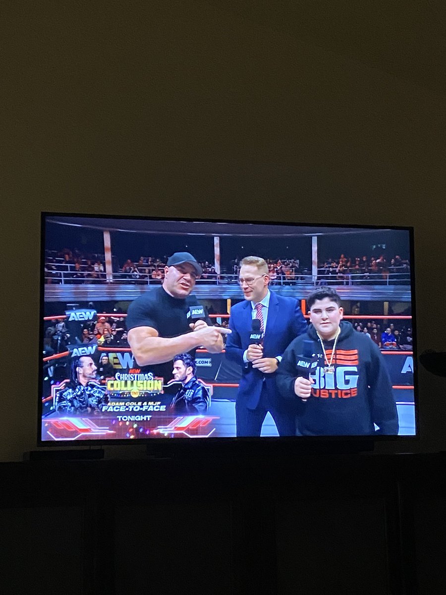 jblatt_'s tweet photo. In Mexico and went to the channel labeled “Monday Night Football” this may be better tbh. https://t.co/VEAhZusslj