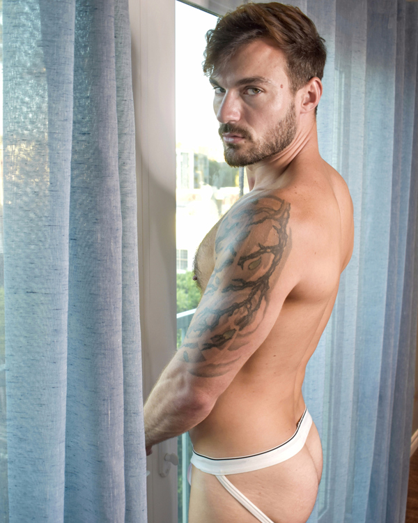 DNAmagazine's tweet photo. DNAnews: Alessio | Javi | Aiden
Inside: Roberto Chiovitti Kuros @RyanStanfordLA @Aidentylerxxx
#CurrentCrush #TravisKelce #LGBTQAlly #ProvincetownFunRun #HollyFollyFestival
~read/opt-in ๐ https://t.co/4Uf0gqgTZK https://t.co/d3UG89hvth