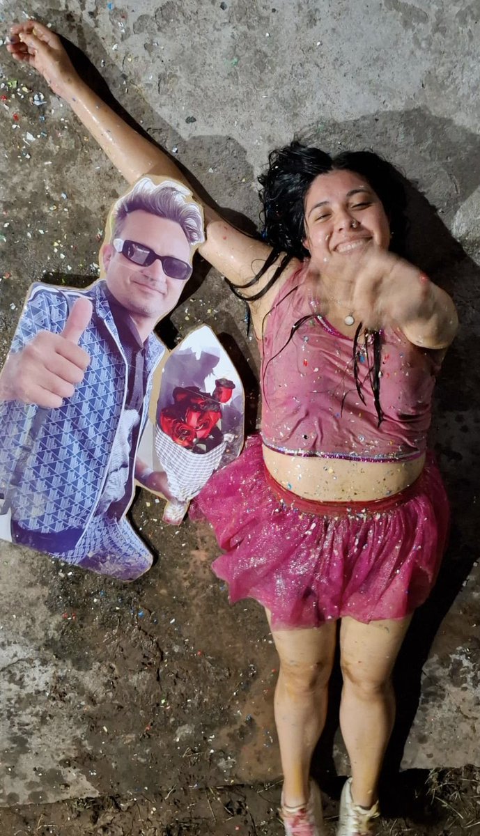melissangalvan's tweet photo. Me recibí y estuvieron los @tanbionica , con @CHANOTB terminamos tirados por ahí muy felices 😂♥️ 

Yo? Biónica y Veterinaria 💅🏻 https://t.co/SgmkTGqYso