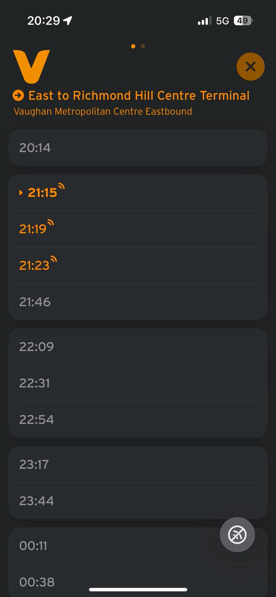How is there bunching this bad on VIVA Orange, which runs every 23 minutes — and even operates in its own, dedicated right-of-way