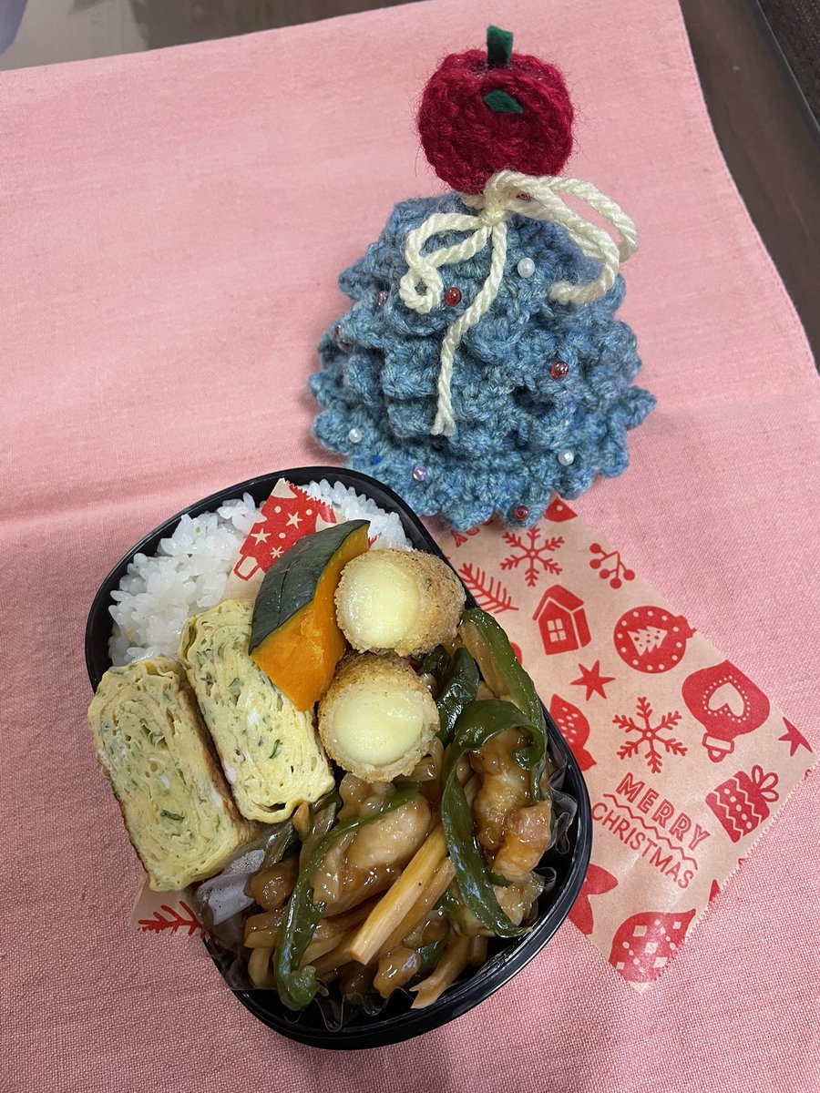 ONE_umui_densa's tweet photo. おはようございます
(((o(*ﾟ▽ﾟ*)o)))
🎠𓈒𝑀𝑒𝑟𝑟𝑦 𝐶ℎ𝑟𝑖𝑠𝑡𝑚𝑎𝑠イヴ
今日のJK弁当青椒肉絲- ̗̀𖤐
今日もいい日だℓσνє♡Myself
 #お弁当記録 #お弁当作り #母弁 https://t.co/QPa88tCbkK