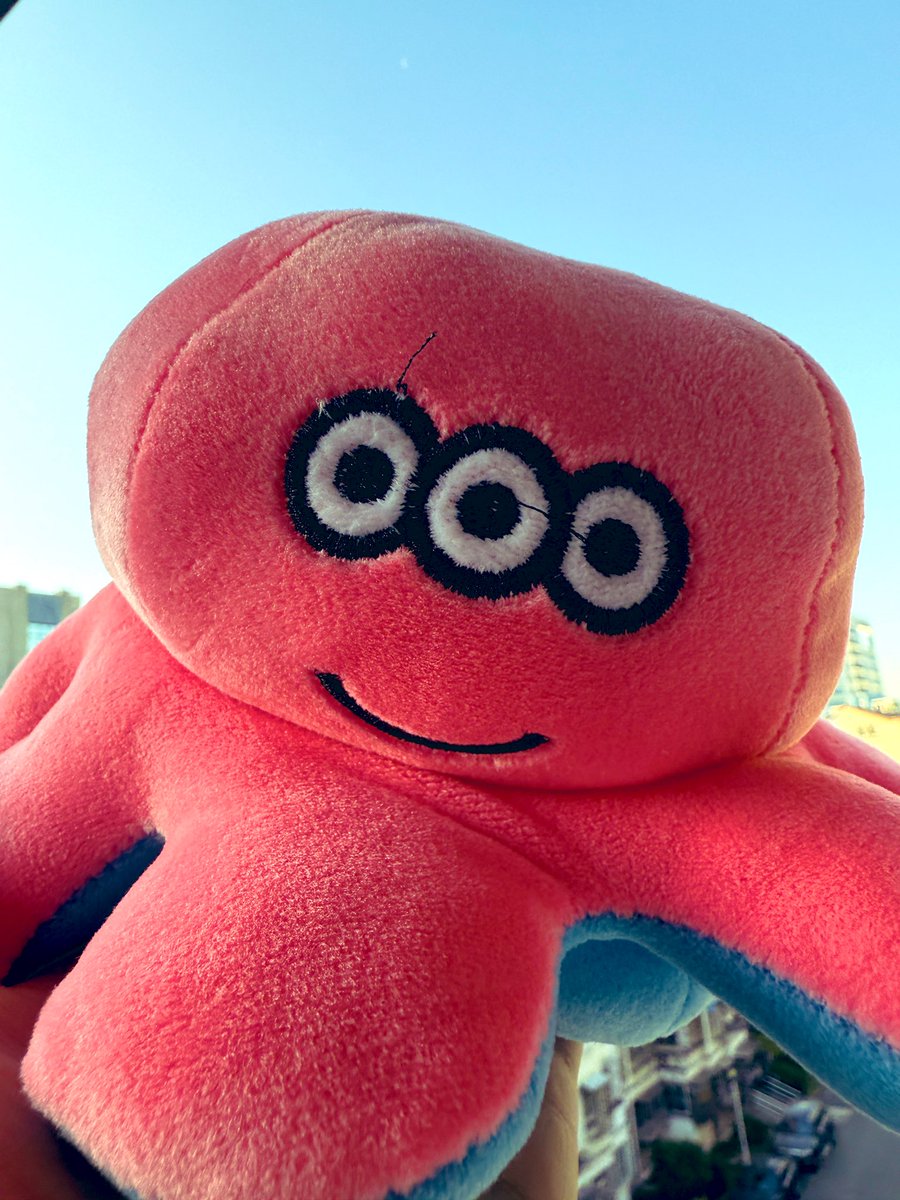 早晨起来🎄..拥抱太阳☀️..
满满的 #moca 正能量 … 
<a href="/Moca_Network/">Mocaverse💼🪐</a> <a href="/ysiu/">Yat Siu</a> <a href="/tylerdurden88/">Tyler Durden | ⦿⦿⦿</a> <a href="/MocaCN/">MocaCN | ⦿⦿⦿</a> <a href="/susuweb3cute/">SuSu.Moca | ⦿⦿⦿</a> 
Merry Christmas… 🧑‍🎄