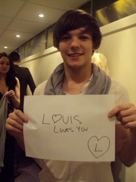 thewaylovsgoe's tweet photo. —☆Happy birthday love, thank you for making me believe that I can do anything and even teaching me faith in difficult times. You're the best person I could ever be a fan of, it's a gift to be called my favourite singer and person. I love you so much louis, you're my jesus! 🤍 https://t.co/thySpfZKpI