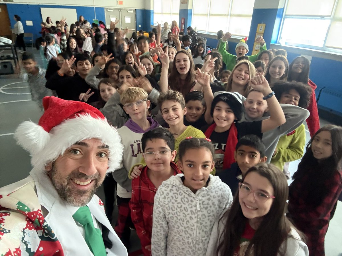A few more scenes from our annual Holiday Sing-A-Long! Such a fun way to close out 2024!! Enjoy the Holiday Season! Looking forward to all the great things in store for 2025!! #LakeHiElem
