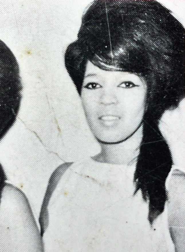 ronettescrave's tweet image. Who had bigger impact? Like and Retweet for Estelle Bennett. Reply for The Beatles