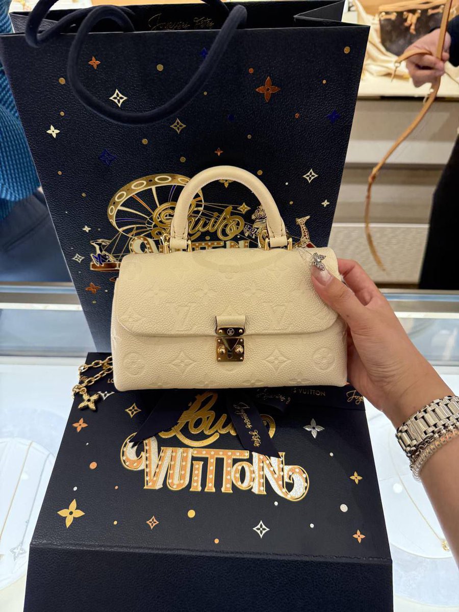 今年᠎聖​誕ᱸ節᠎給​辛苦​一‍年 的⬝自己⬝一份禮物 靠自己得到的還是比較有安全感