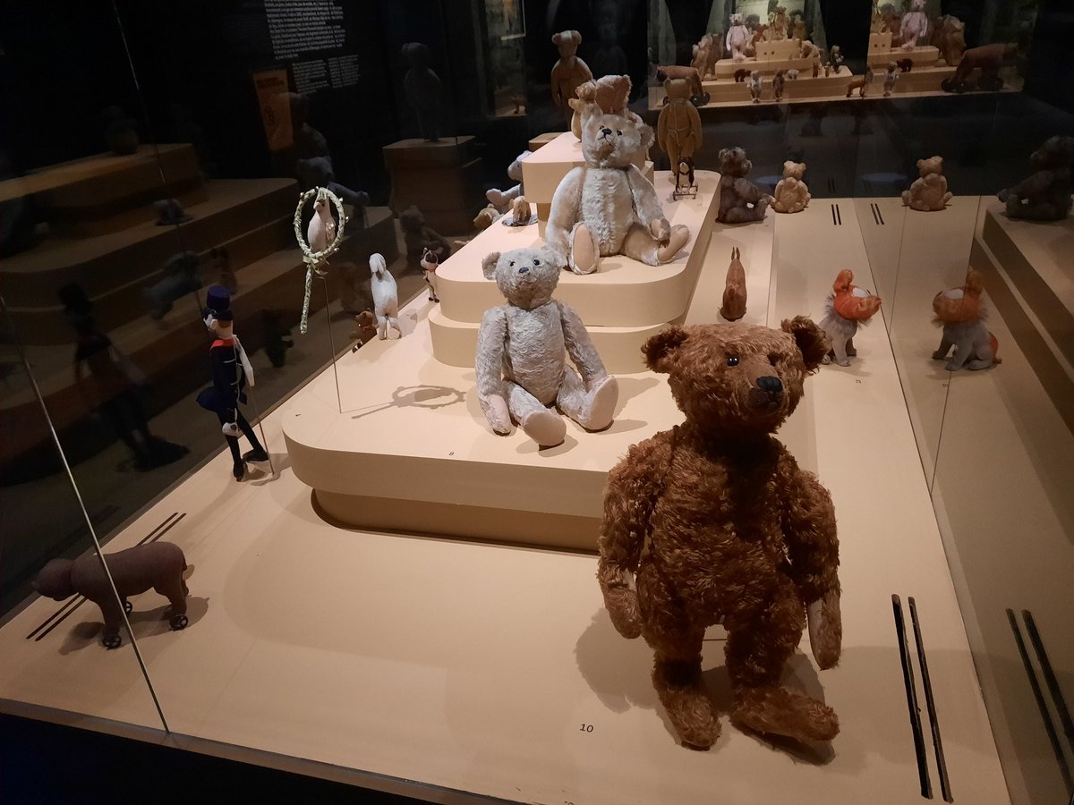 🧸 Aux origines de l'ours en peluche.
Né au tout début du XXe siècle, en Allemagne puis aux États-Unis, par le plus grand des hasards.
Par @FioMog
radiofrance.fr/franceculture/…