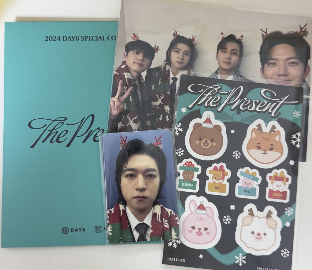 ❤️‍🔥데이식스 고척 정복 축하기념 #RT 이벤트❤️‍🔥

사랑하는 밴드맨들의 성공적인 고척 입성을 축하하며 #RT 이벤트 가보자고🤍
막콘 입장 포카+엽서+스티커 풀셋< 추첨 한분께 드려요🍀 플미 되팔이,, 등 최대한 방지하기 위해 마이데이 인증조건 좀 높게 받을게욘🥺🤍

📎RT+팔로워 대상
📎마데 +