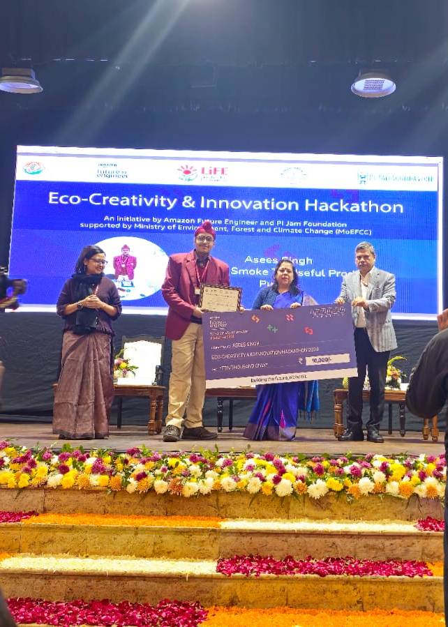 PSCST_GoP's tweet photo. @PSCST_GoP congratulates Asees Singh from DAV Public School Ludhiana for his innovative project on #UsingChimneySmoke which earned a spot among the Top 5 student ideas in the #NationalEcoCreativity & #InnovationHackathon organized by @moefcc @pijamfoundation #AamzonFutureEngineer https://t.co/Qjc5JjuyKE