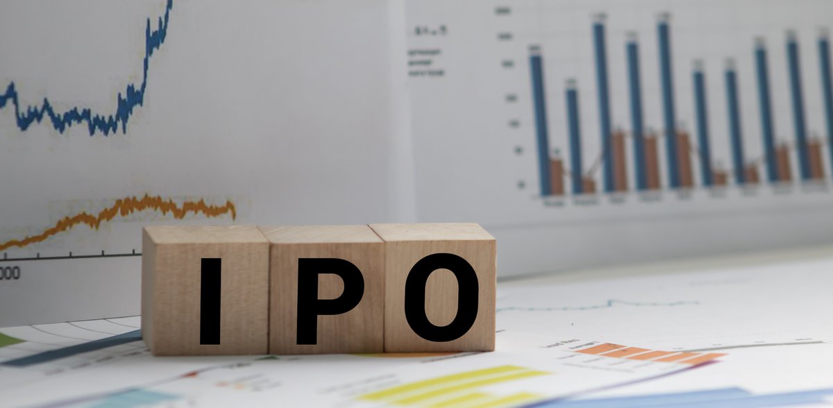 keastox's tweet photo. #Amber Enterprises is eyeing an #IPO for its electronics division post-demerger. The division contributed 20% to FY24 revenue, with shares trading at 54x FY26 P/E, matching Dixon. Shares hit ₹7,279 (ATH) &amp; are now up 2% at ₹7,029. #StockMarket #Finance #News #Wealth #Trending https://t.co/3s9DevSNiD