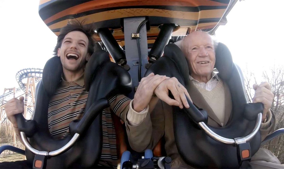 1DCharityInfo's tweet photo. #HappyBirthdayLouisTomlinson 
Always a honor to write about what you do to help and support others. 
Wishing you an amazing day 💚 https://t.co/6ClAHeVFGd