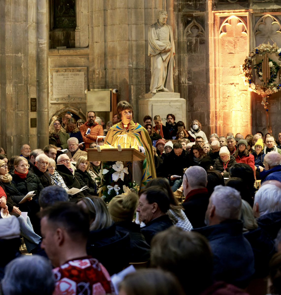 bishopschaplain's tweet image. 🕯️🎄An absolute joy to be at @GlosCathedral last night for the carol service. 🎶 A wonderful service with some really lovely music and readings! @BishGloucester @FatherHux @GlosDioc #calmandbright