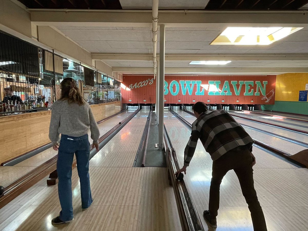 LabWendlandt's tweet photo. We had a fun time bowling at American Flatbread last week to congratulate our postdoc Tae, who will soon be starting his career at Merck next year! An excellent way to celebrate this festive season. https://t.co/yvc6hMH5hE