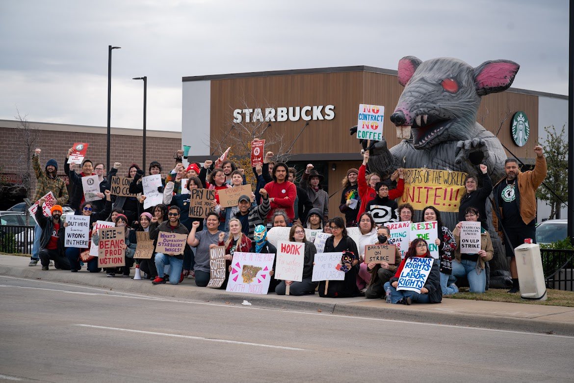 dfw_sbwu's tweet image. Together, we shut down four stores in the metroplex with EVEN MORE to come tomorrow! Scabby joined our anchor picket in Denton. We DEMAND a fair contract now. @SBWorkersUnited
