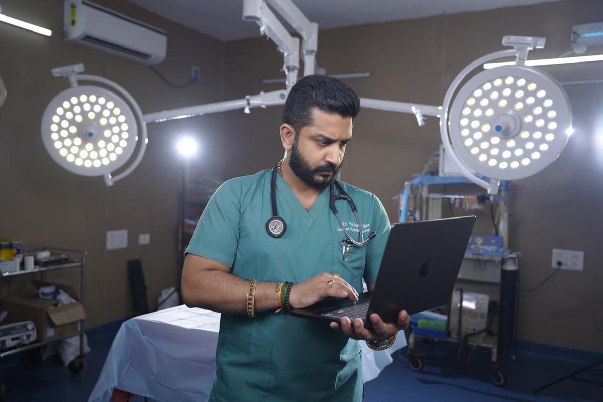 DrPrashanthArun's tweet image. A doctor’s smile is the first step to healing. #drprashantharun