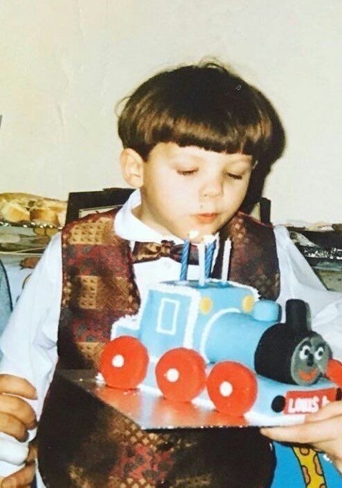 beastays's tweet image. 。.・Cresça com o Louis com o passar do tempo🤍

.・゜✭ Uma thread especial de aniversário .✫・゜・。