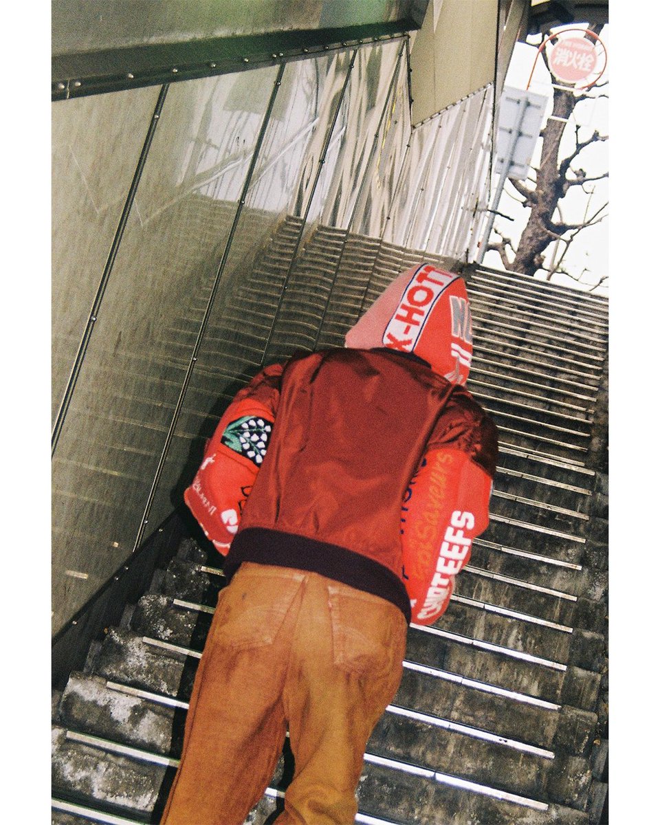 The design is characterized by a collection of sweatshirts with motifs of vintage and surf culture carefully selected by BOY, and by the designer's cut and sewn collage of sweatshirts purchased locally by CYDERHOUSE in Thailand, the Mecca of the Asian vintage clothing market.