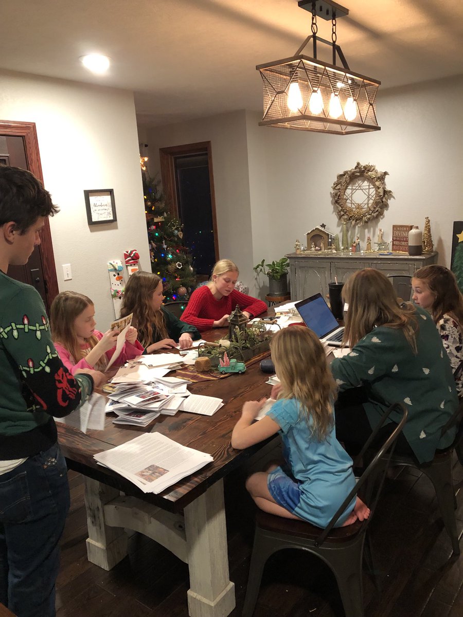 It’s Christmas card go time in Reimanland!