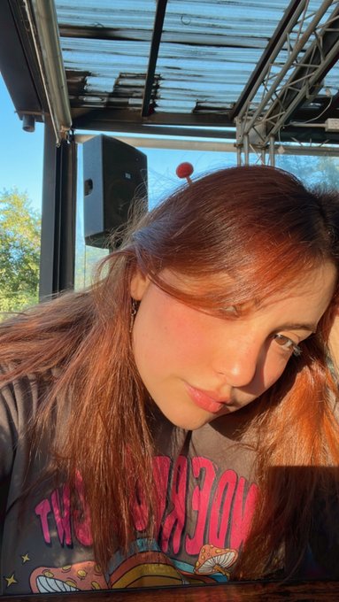 Anna - hey Guys https://t.co/Du0KbCQgAB