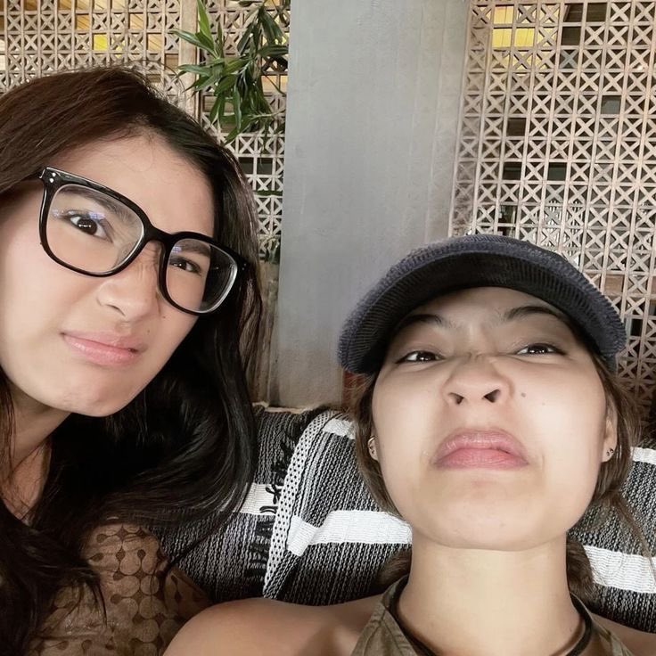 MERRY CHRISTMAS!

10 winners of 100php, 3 winners of 200php via GCash (pwede ya'n madagdagan malay niyo may bumulong uli na sponsor) 

Mechanics: 
Vote muna tayo blooms hehehe

• Wish, 6th VPCA, &amp; 9th PMA
• Like &amp; Rt
• MBF: <a href="/BINI_VotingTeam/">BINI Voting Team</a> 
• Comment your proofs 

Not