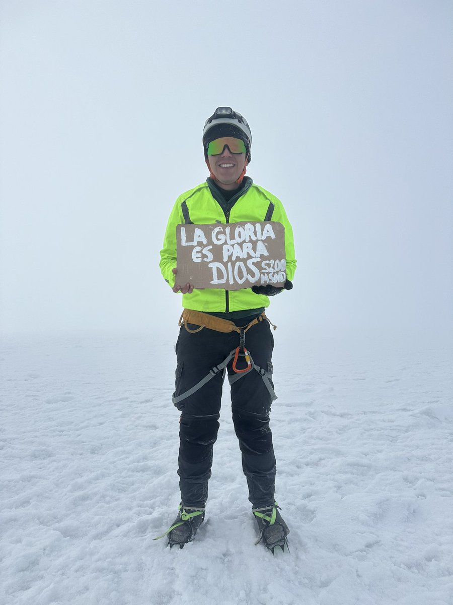 franquitosass's tweet photo. 5.209 metros más cerca del cielo ❤️
Nevado del Tolima ✅ https://t.co/ciU5rdBzpj