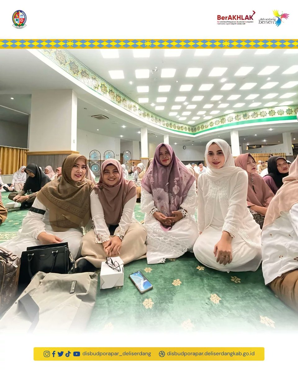 disbudporapards's tweet photo. Kegiatan ini berlangsung di Masjid Agung Sultan Thaf Sinar Basarsyah, Lubuk Pakam dan dihadiri oleh seluruh ASN dan Non ASN Pemkab Deli yang beragama Islam. 

#pariwisatadeliserdang #DIsbudporaparDeliSerdang #KeDeliSerdangAja #pariwisata #visitindonesia #visitsumut https://t.co/YGEZclFWVx